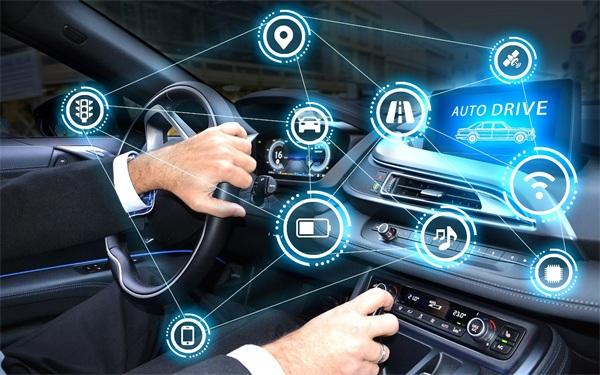 "软件定义汽车"时代:车载助手发挥智能汽车差异化价值